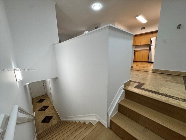 Building Photo - 2404 Belmont Ln