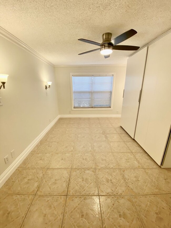 Building Photo - Great Condo in Pompano Beach Just West of ...