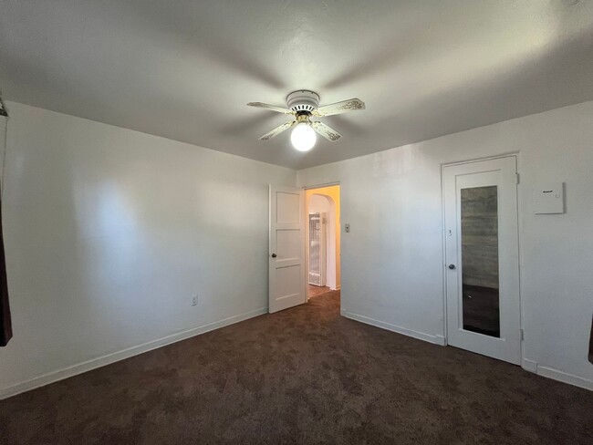 Building Photo - Charming 2 Bedroom 1 Bathroom Home In The ...