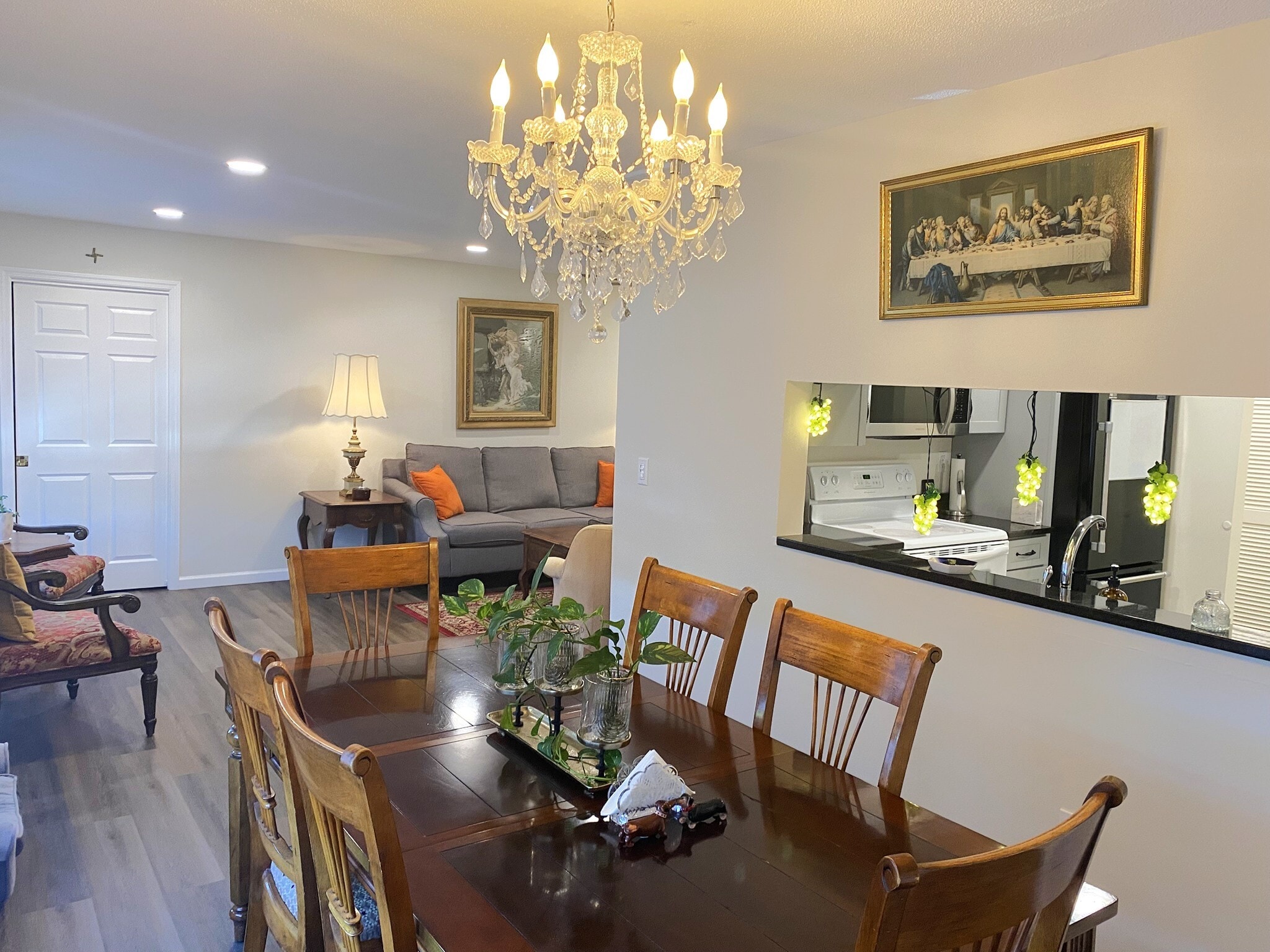 Building Photo - 328 Sierra Vista Ln