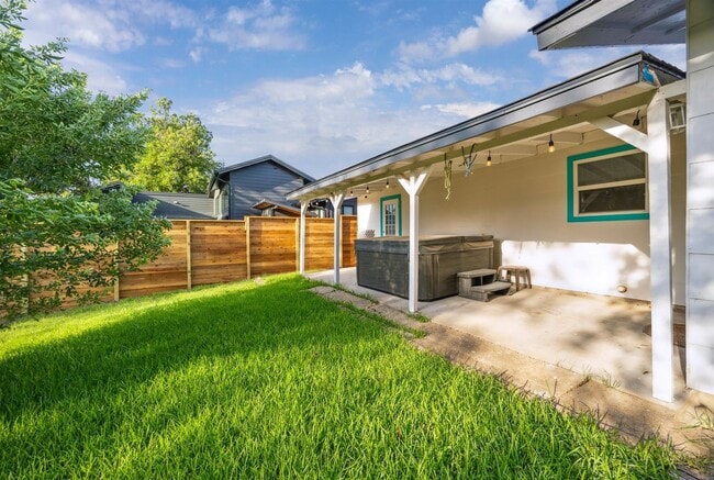 Building Photo - 3BR 2BA Home in East Austin – Near Univers...