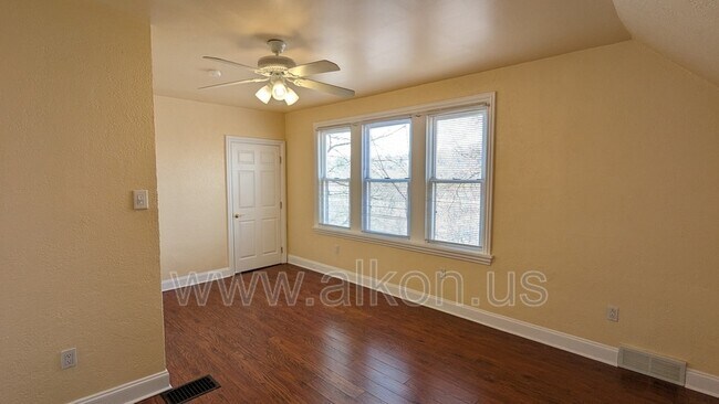 Building Photo - 1401 Nobles Ln