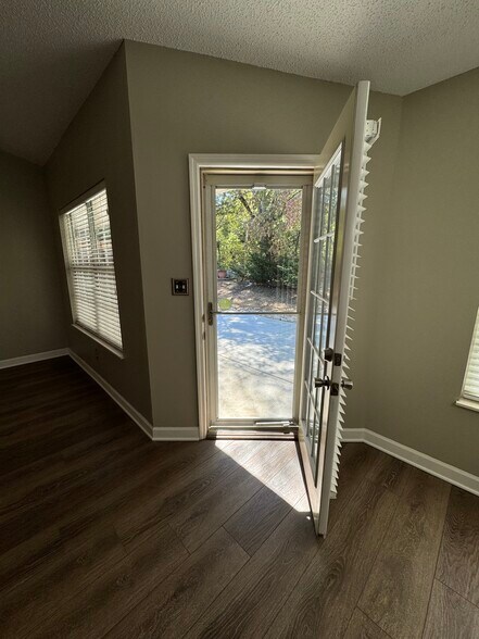 Door to patio from living/dining - 10086 Gate Post Way