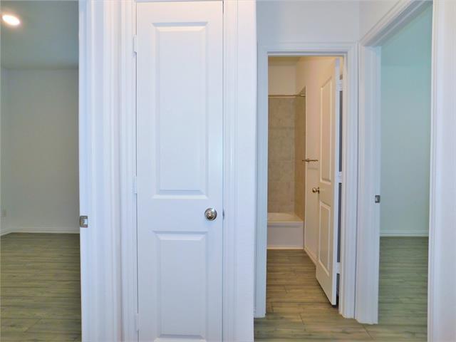 Building Photo - 1720 Da Vinci Dr