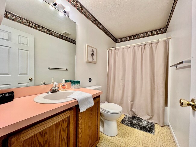 Building Photo - Fully Furnished Rental Property