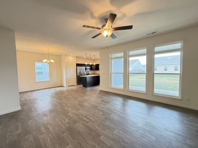 Building Photo - South Side...Newer 3 Bedroom 2 Bath House