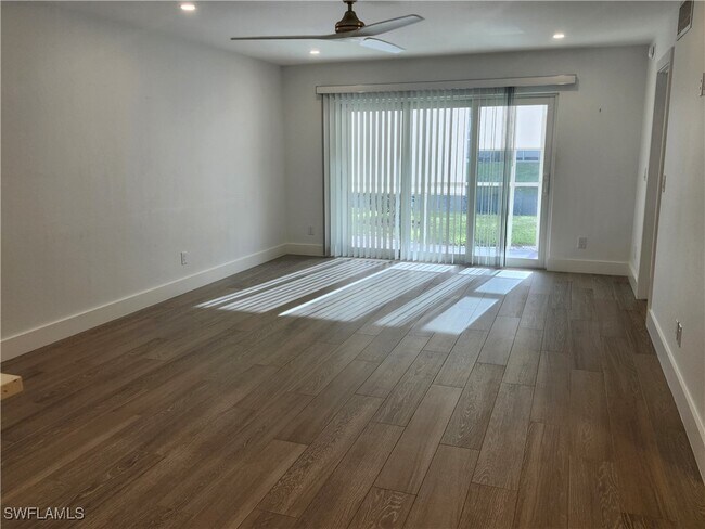 Building Photo - 144 Pebble Shores Dr