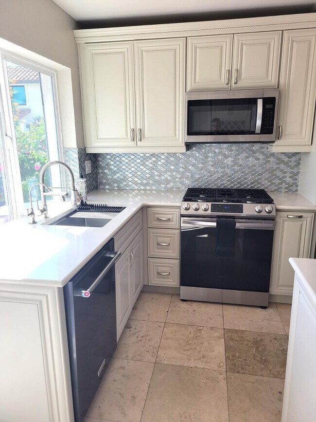 Building Photo - 5770 N Scottsdale Rd