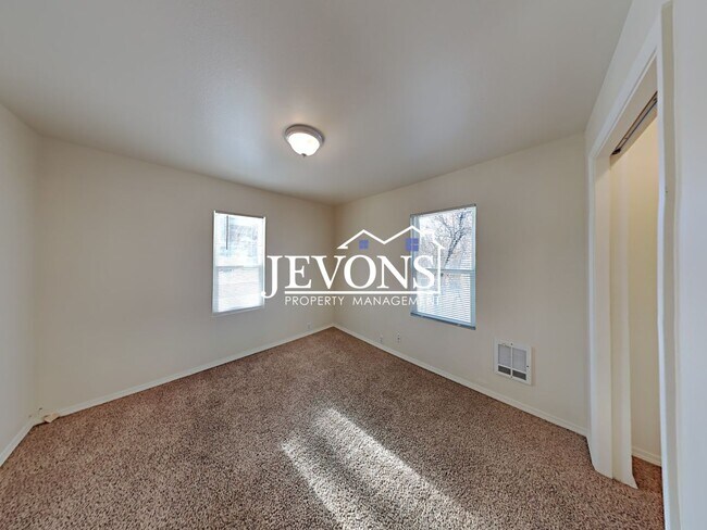 Building Photo - Pet-Friendly 3-Bedroom Home in Naches with Easy Access to Hwy 12