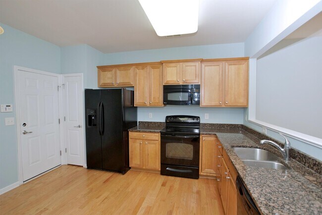 Building Photo - 2105 Corwith Dr