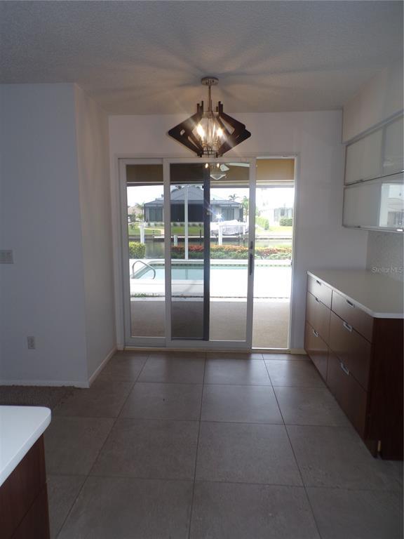 Building Photo - 2839 Via Paloma Dr
