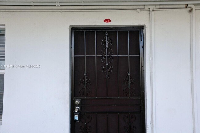 Building Photo - 6270 W Flagler St