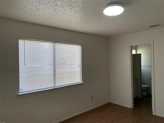 Building Photo - 11612 Hidden Quail Dr