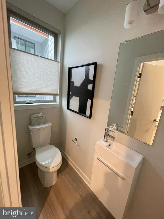 Building Photo - 3111 Beachview Ln