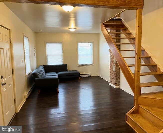 Building Photo - 2213 Wakeling St