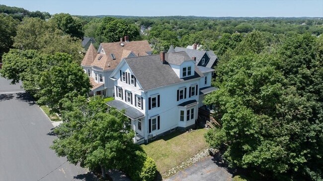 Primary Photo - 107 Lincoln Ave