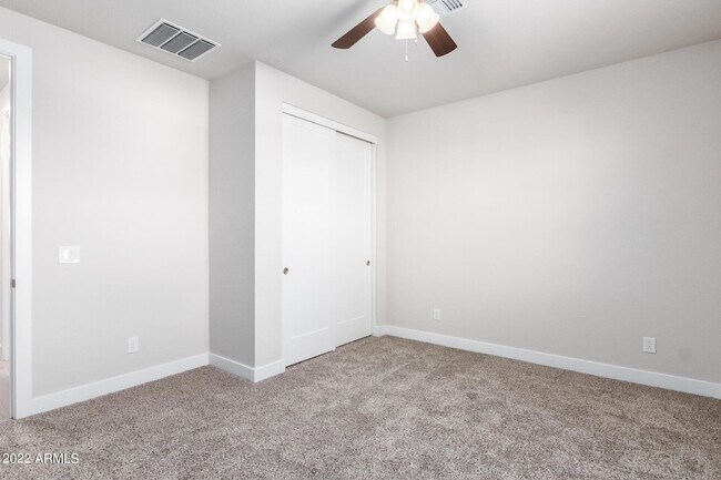 Building Photo - 8526 S 69th Ln