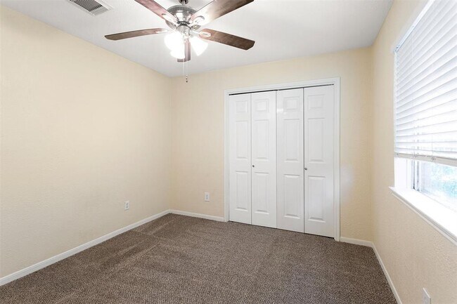 Building Photo - 930 Mesa Terrace Dr