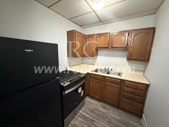 Building Photo - 425-3A Vermilion-N