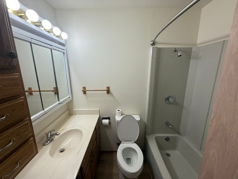 Building Photo - 1725 Elmwood Ln