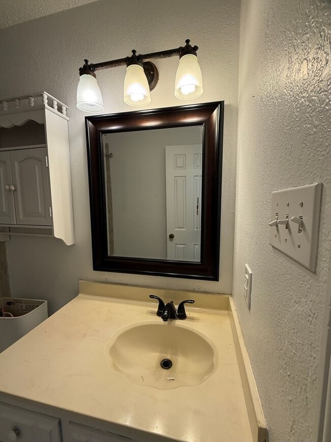 Building Photo - 2122 75th St