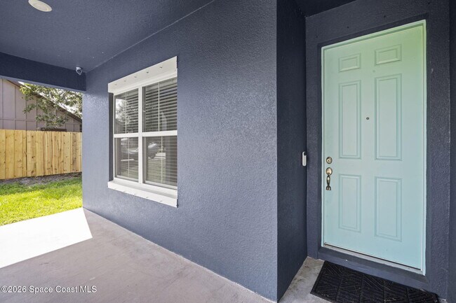 Building Photo - 330 San Marino Rd SW