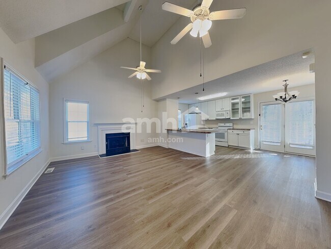 Building Photo - 5420 Springhouse Farm Rd