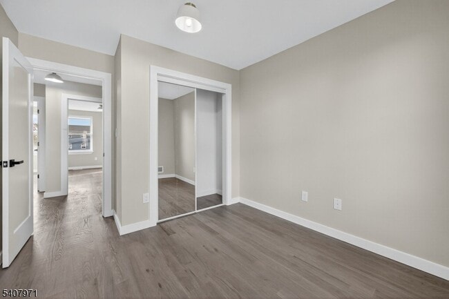 Building Photo - 414 15th Ave