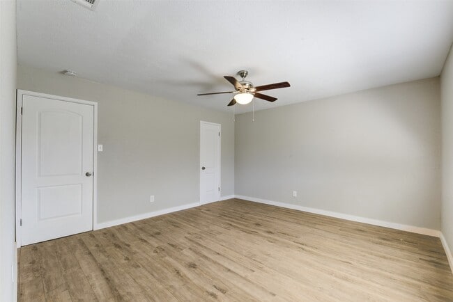 Building Photo - 24015 Beef Canyon Dr