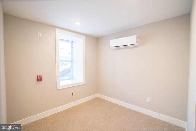 Building Photo - 129 S 49th St