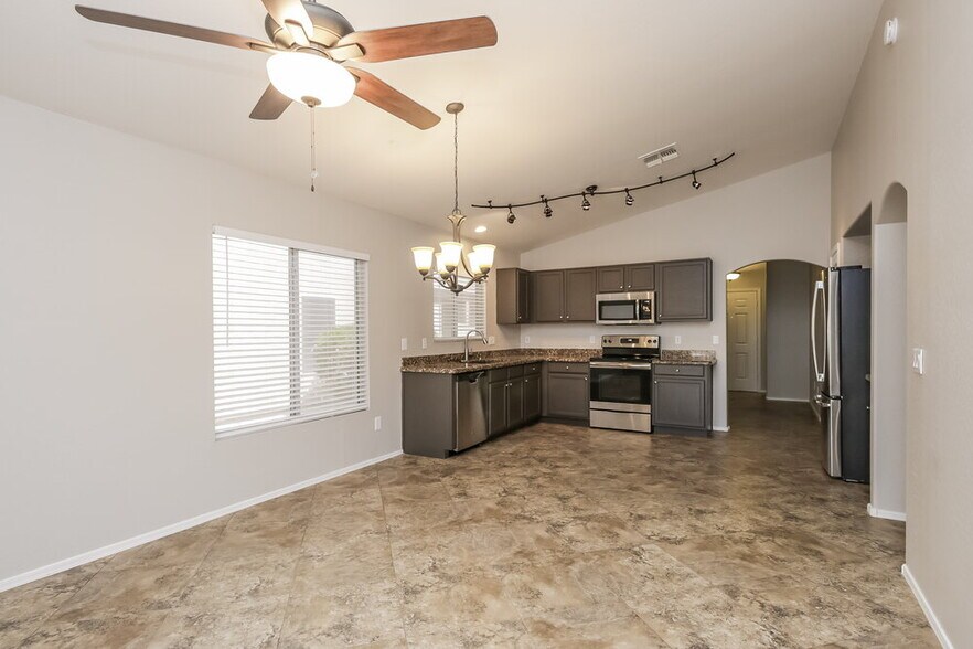 Building Photo - 31318 N Shale Dr