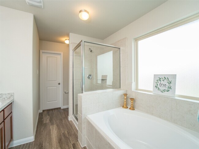 Building Photo - 3542 Vivaldi Dr