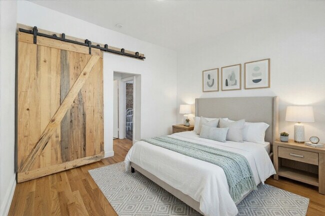 Building Photo - 1103 Lipan St