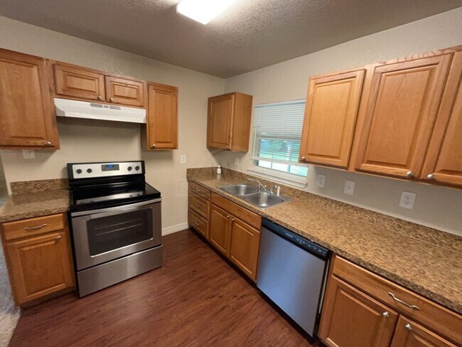 Building Photo - 1603 Massey St