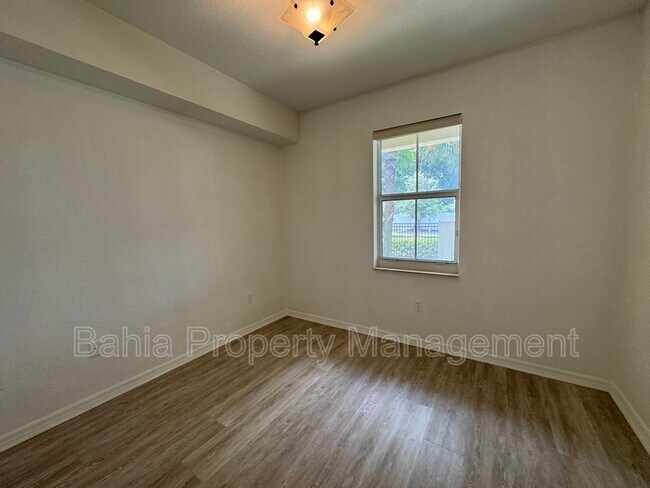 Building Photo - 10885 NW 89th Terrace
