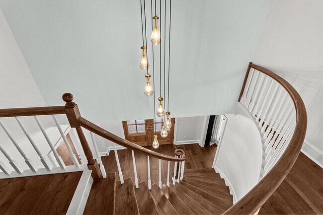 Building Photo - 5704 Woodside Ave