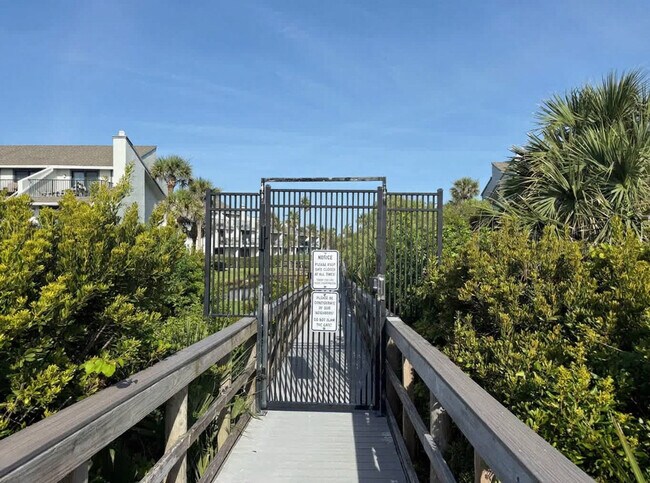 Building Photo - 890-A1A A1A Beach Blvd