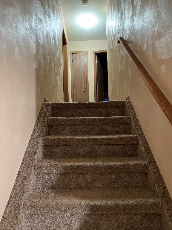 Building Photo - 364 Oak St