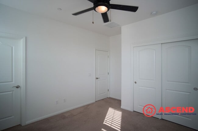 Building Photo - Beautiful 4-Bedroom Located In Highgate Community!