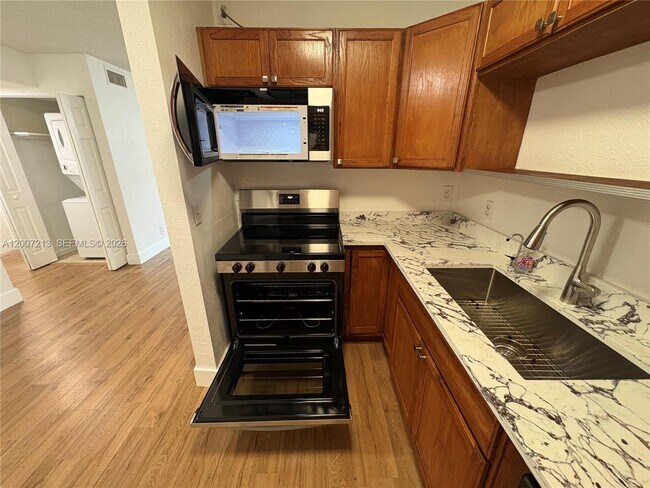 Building Photo - 3251 NW 102nd Terrace