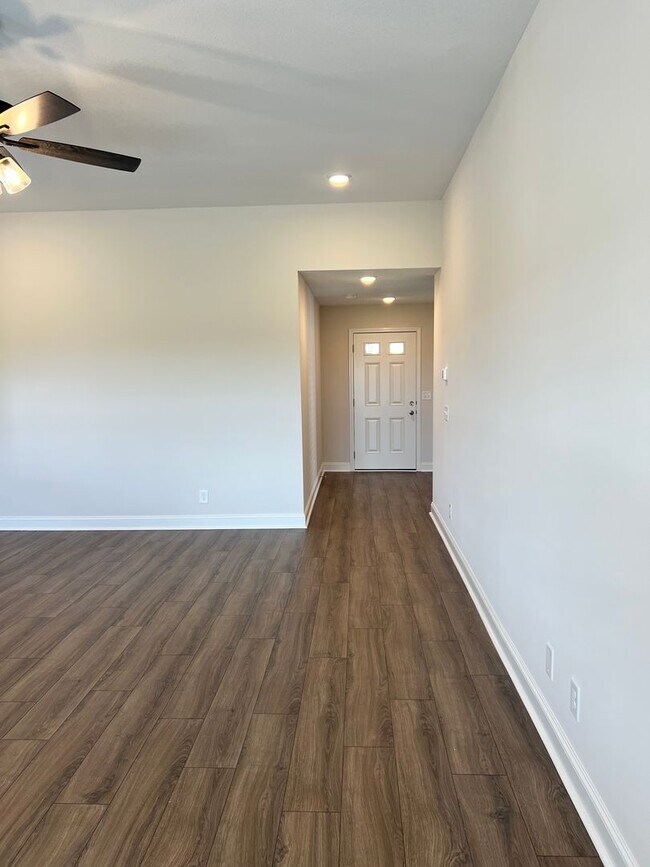 Building Photo - Brand New Three Bedroom in Cherry Acres