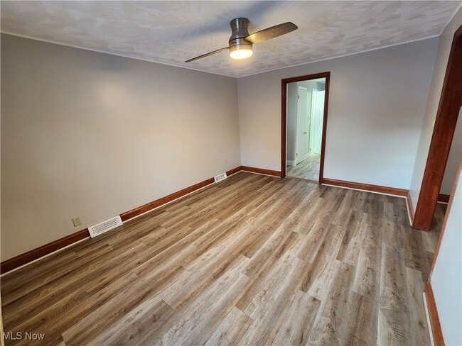 Building Photo - 2452 Bromley Rd