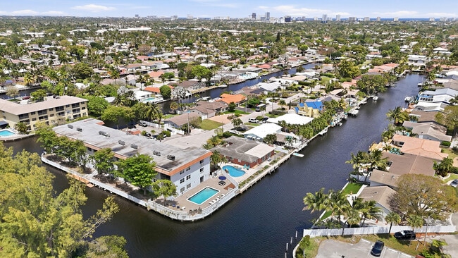 Building Photo - 1400 NE 57th St