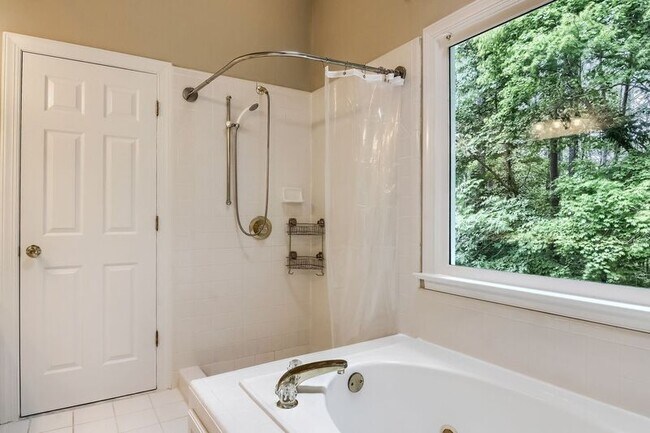 Building Photo - 2320 Primrose Valley Ct