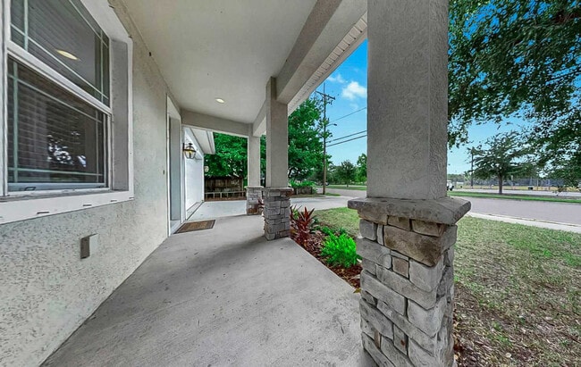 Building Photo - 3114 E 21st Ave