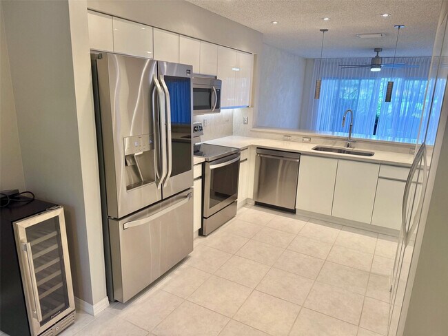 Building Photo - 1654 SW 109th Terrace