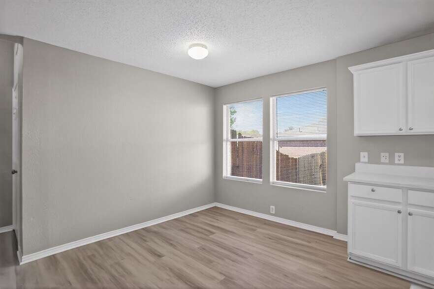Building Photo - 4608 Merlot Dr