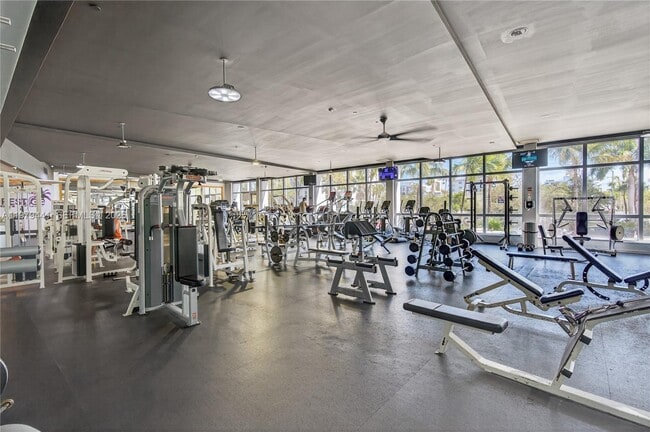 Building Photo - 1000 West Ave