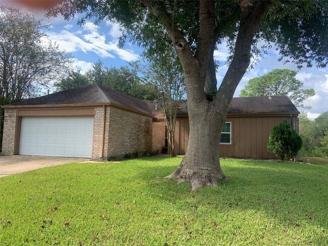 Primary Photo - 16618 Oxnard Ln