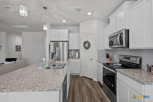Building Photo - 3885 Lorenzen Ct